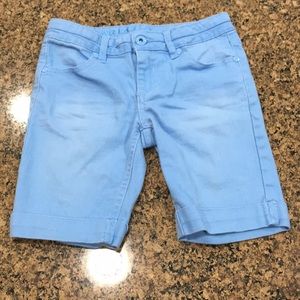 Arizona Bermuda light blue shorts